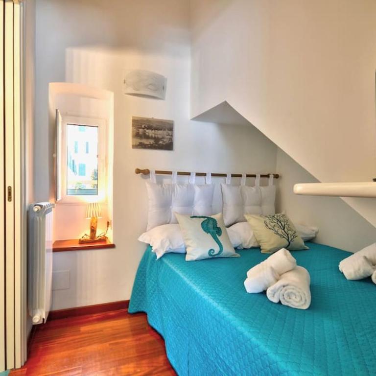 La Nicchia sul porto- Piccolo appartamento vista a mare a un passo dalle spiagge - 4 posti letto - Appartamento con 1 Camera da Letto - 4