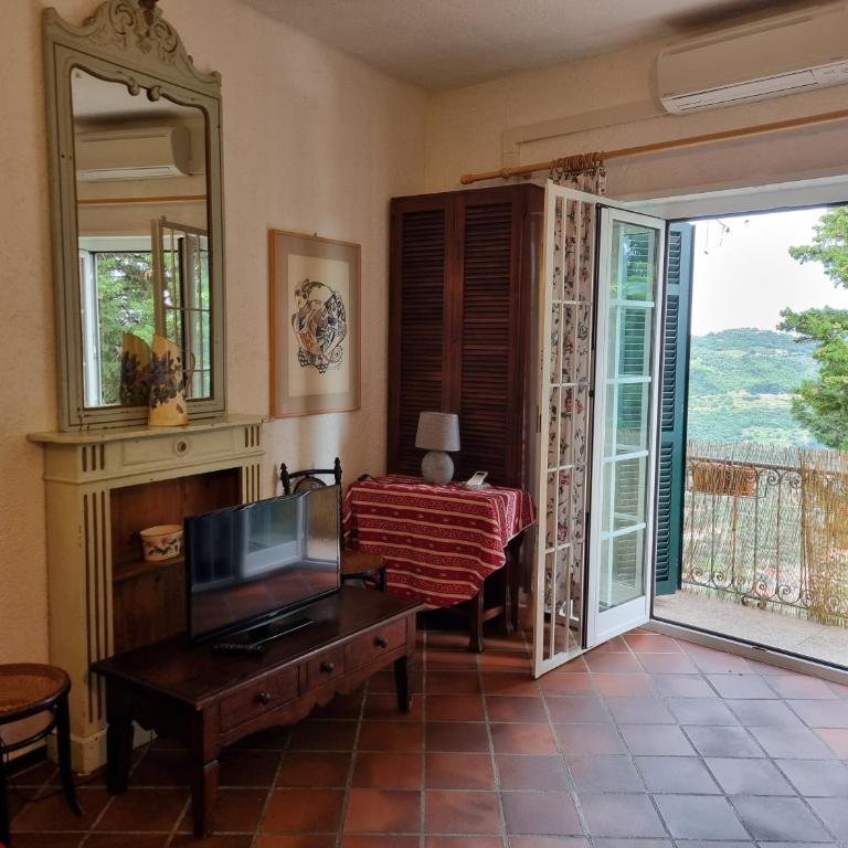 Casa Lela - San Bernardino - One-Bedroom Apartment - 2