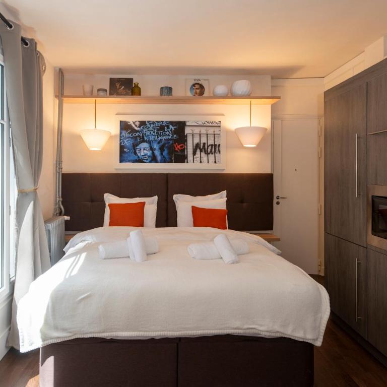 Marais, Rue Beaubourg - 6 places - Appartement 2 Pièces - 11