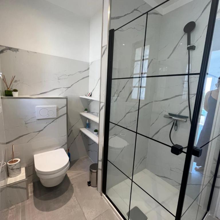 Haut de villa 2 chambres - vue mer - parking privé - Villa 1 Chambre - 3