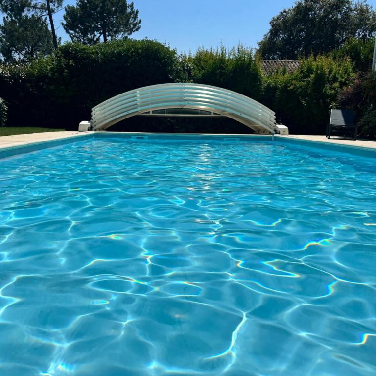 Villa Luxe piscine chauffée, 4 chambres, surplombant le golf entre océan & lac Plage à 5 min - Villa - 8