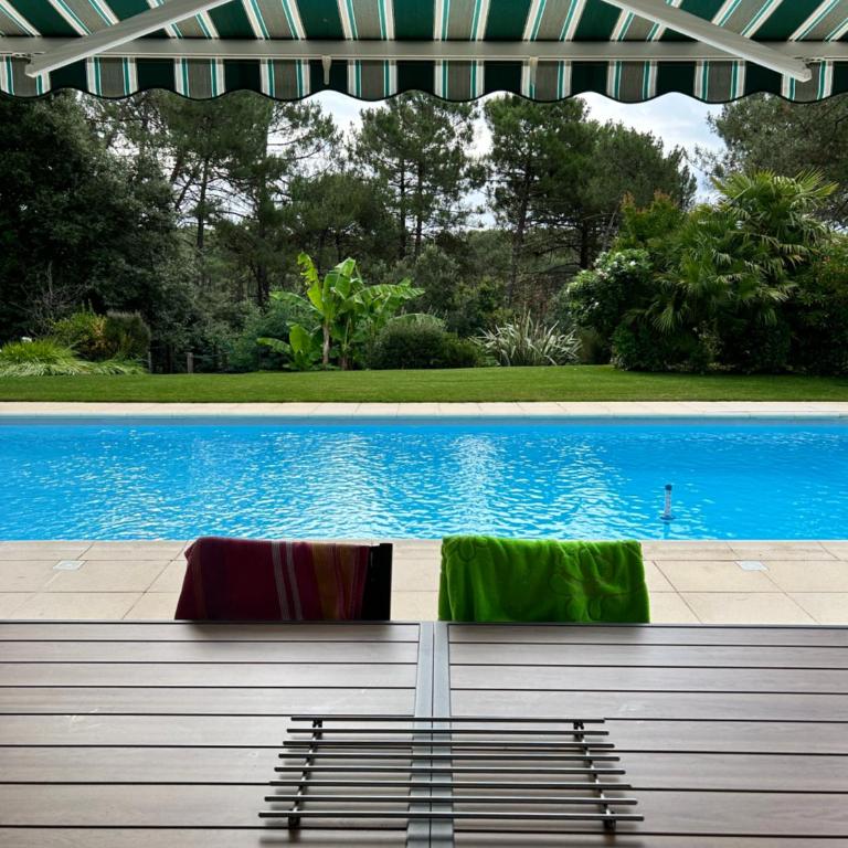 Villa Luxe piscine chauffée, 4 chambres, surplombant le golf entre océan & lac Plage à 5 min - Villa - 7