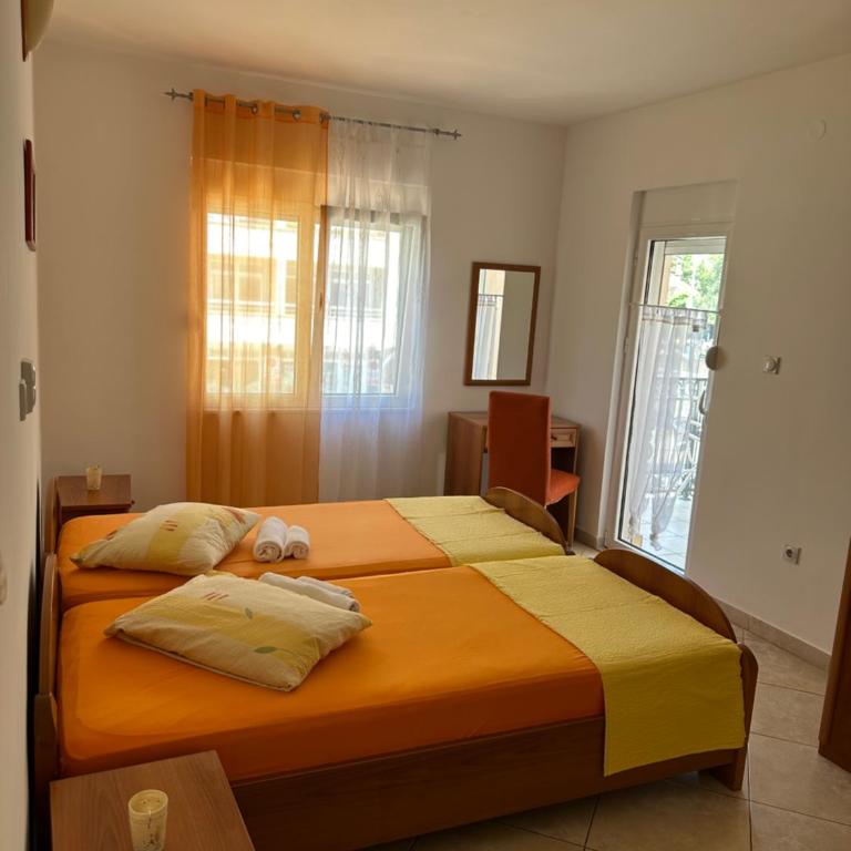 Apartmani Aleks - Porodična Soba sa Terasom - 3