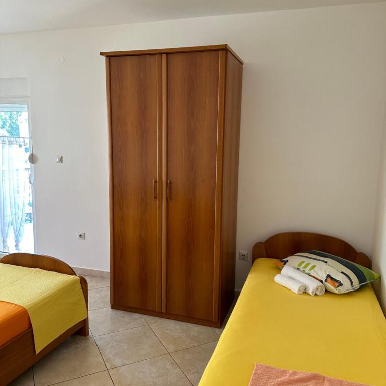 Apartmani Aleks - Porodična Soba sa Terasom - 2