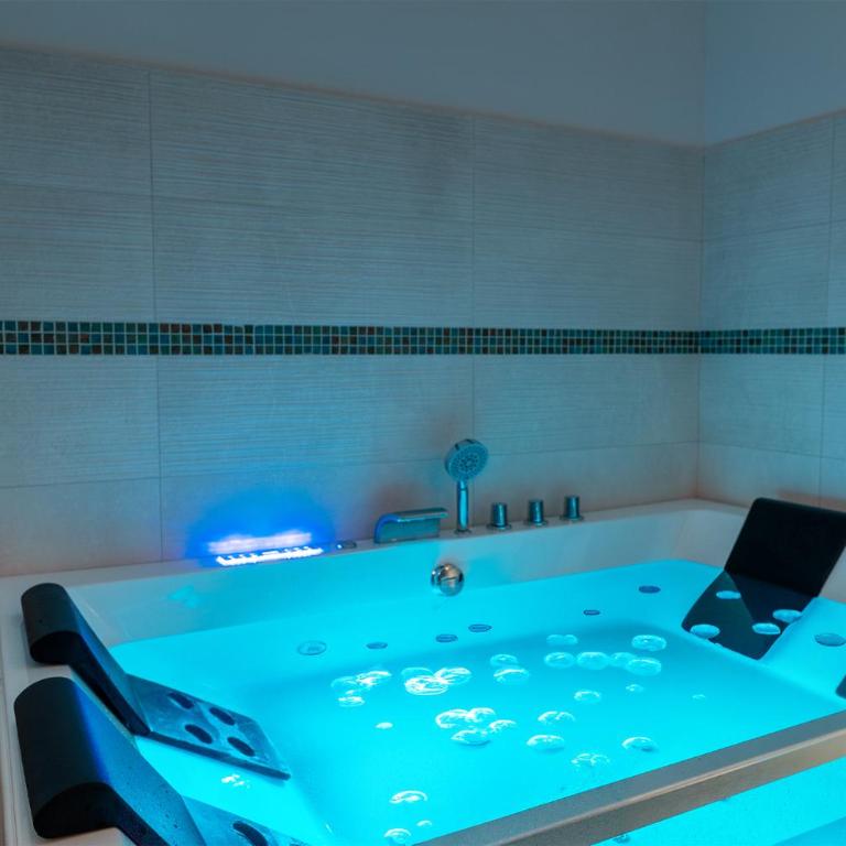 MILLE SUITE GARDEN - Suite King con Vasca Idromassaggio - 6