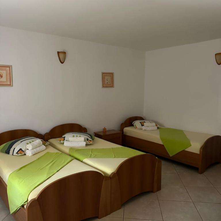 Apartmani Aleks - Četvorokrevetna Soba - 5