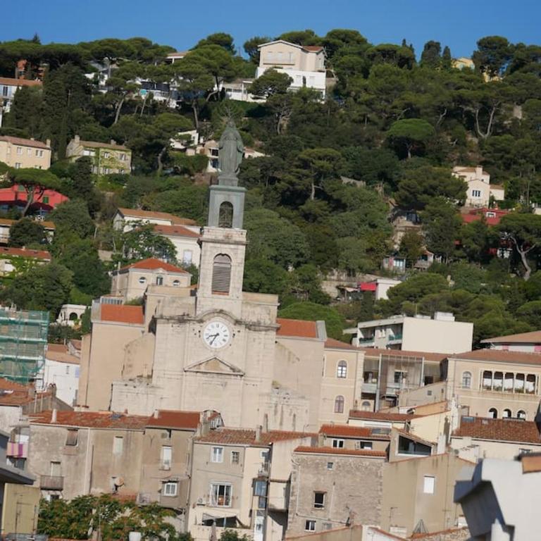 Appart calme avec vue dégagée, terrasse, clim, parking ! - Appartement 2 Chambres - 17