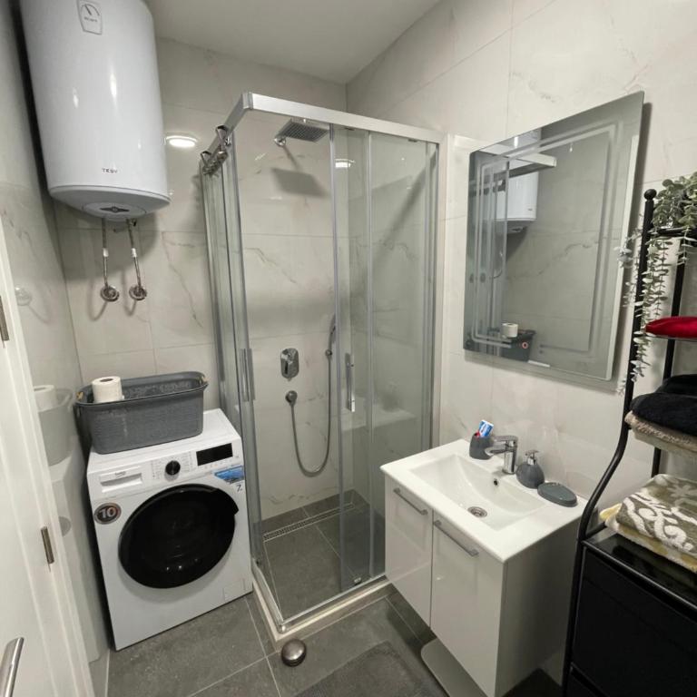 Apollo 2 - One-Bedroom Apartment - 12