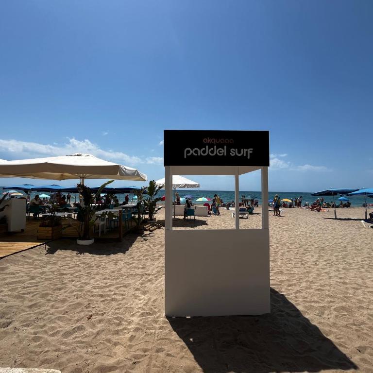 Acogedor y Amplio Apartamento familiar a pie de playa - Three-Bedroom Apartment (shared with host) - 39
