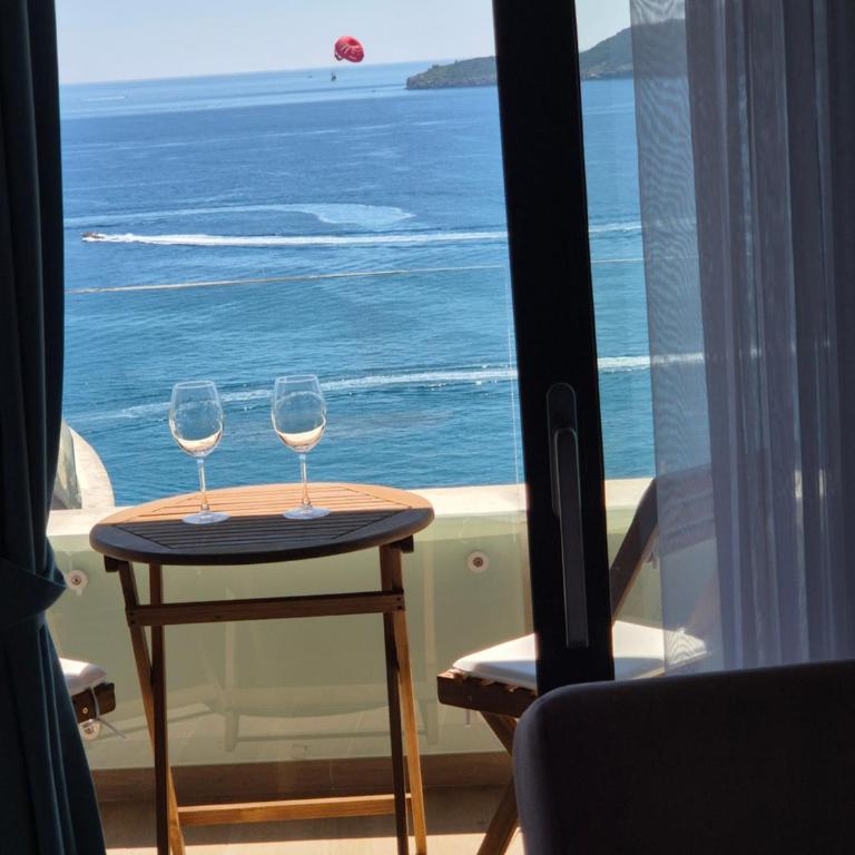 Rafailovici Beachfront Apartment - Apartman s 1 Spavaćom Sobom, Balkonom i Pogledom na More - 15