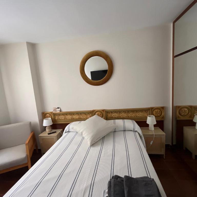 Acogedor y Amplio Apartamento familiar a pie de playa - Three-Bedroom Apartment (shared with host) - 15