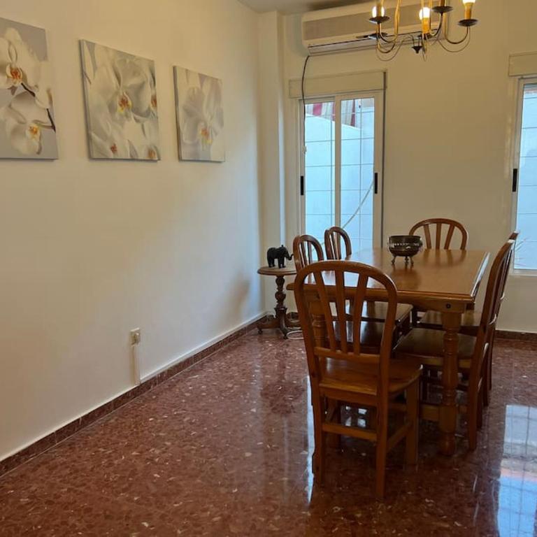 Casa Soleada Calle Tranquila Junto a FIBES - Casa - 21