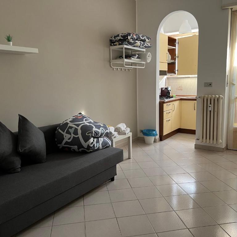 Bed2Go Botticelli - Camera Familiare con Bagno in Comune - 4