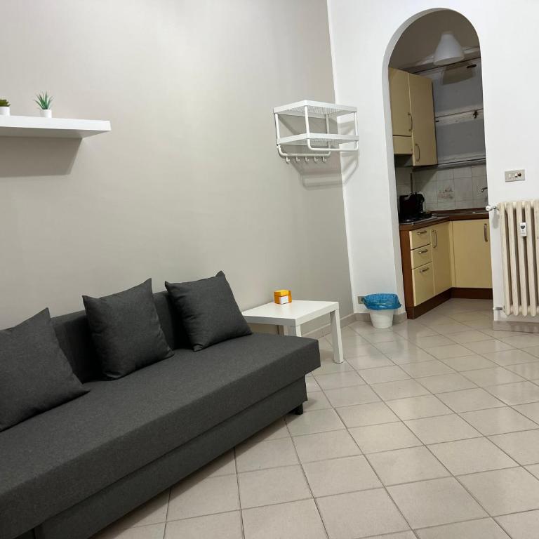 Bed2Go Botticelli - Camera Familiare con Bagno in Comune - 6