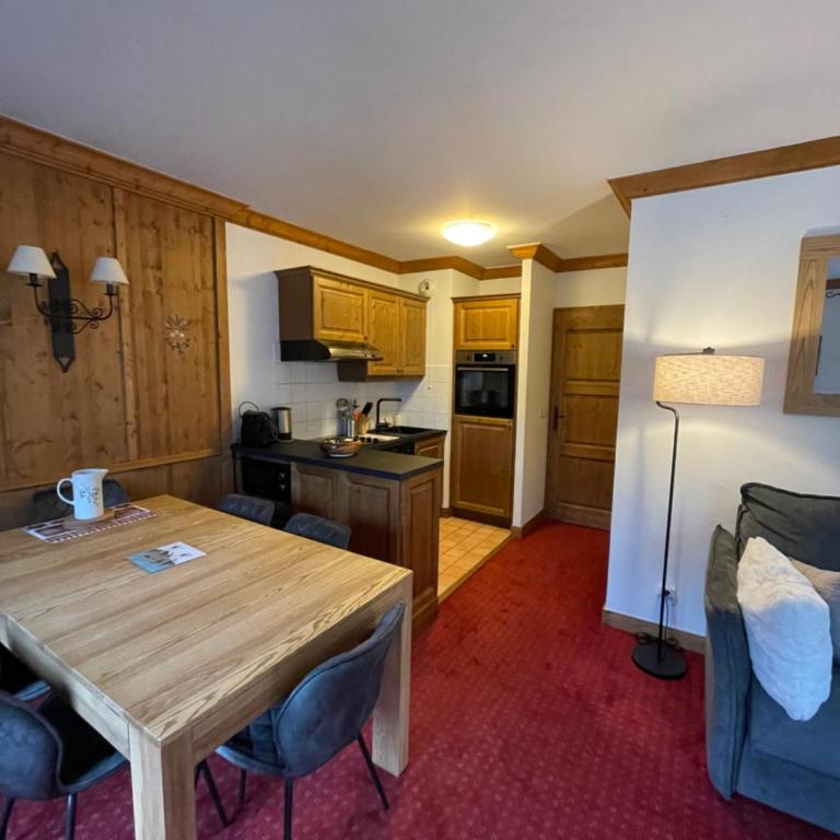 Arc 1950 - Appt 2CH - 6 pers - Rés 5* luxe - Piscine, sauna, hamman, jacuzzi - Classé 5 cristaux Paradiski - Apartment mit 2 Schlafzimmern - 5