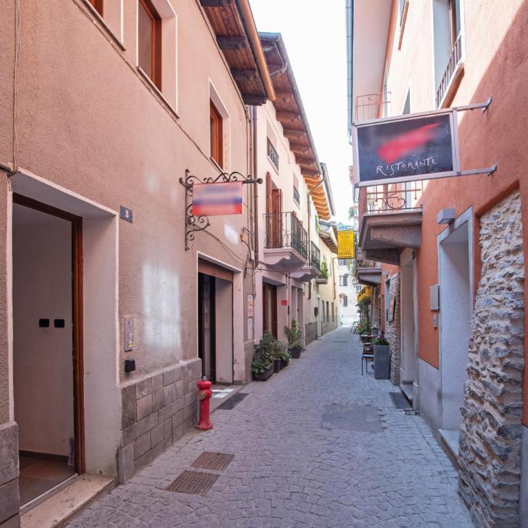"Refuge de Claude" - Stile e Comfort ad Aosta Centro - Appartamento con 2 Camere da Letto - 29