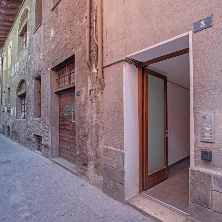 "Refuge de Claude" - Stile e Comfort ad Aosta Centro - Appartamento con 2 Camere da Letto - 28