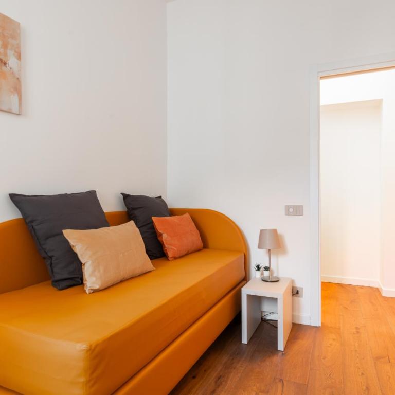 Elegant Haven Re di Roma by Hostand - Three-Bedroom Apartment - 12