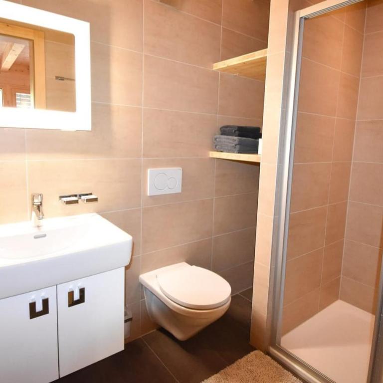 Chalet Tzarbonire - Doppelzimmer mit Bergblick - 5
