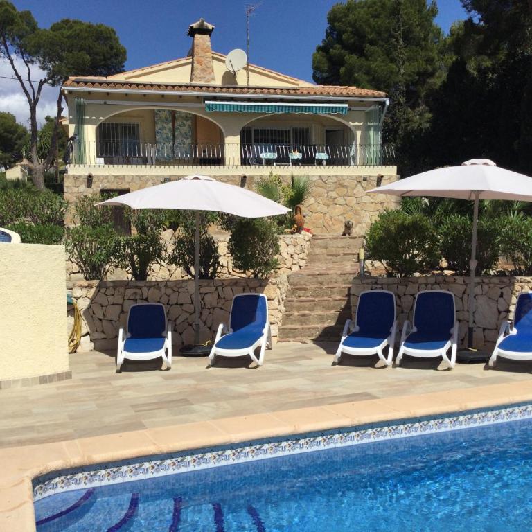 "Casa Claudia" - private holiday home with pool and garden in Moraira - Three-Bedroom Vacation Home - 2