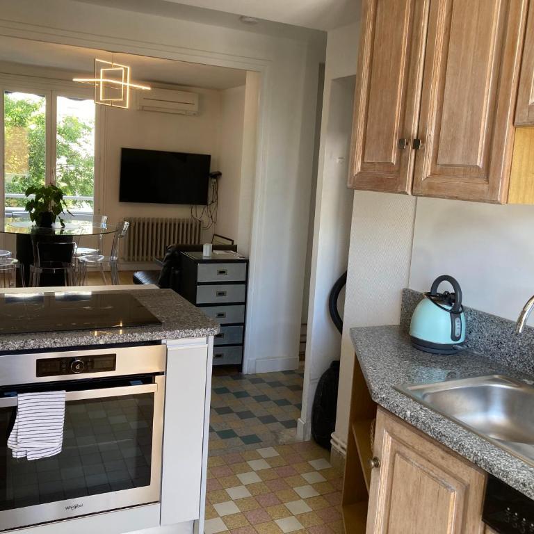 3 chambres , bureau lumineux , parking , proche métro Lyon - Appartement 3 Chambres Supérieur - 29