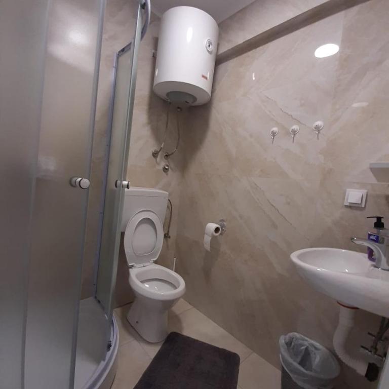 Đuričić Apartmani - Standardni Trokrevetni Studio - 4