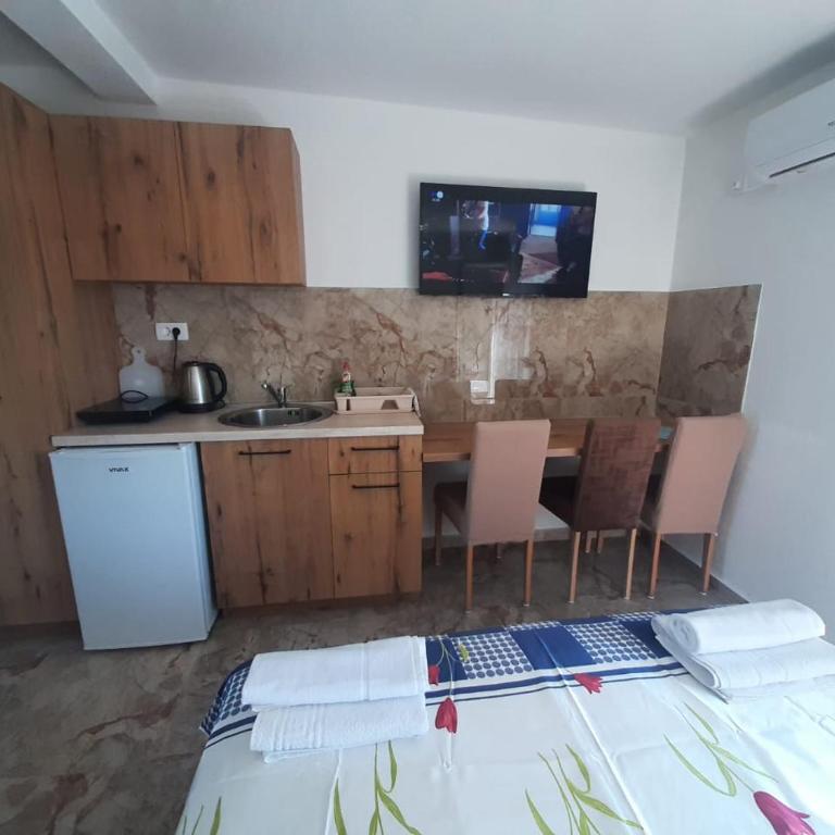 Đuričić Apartmani - Standardni Trokrevetni Studio - 8
