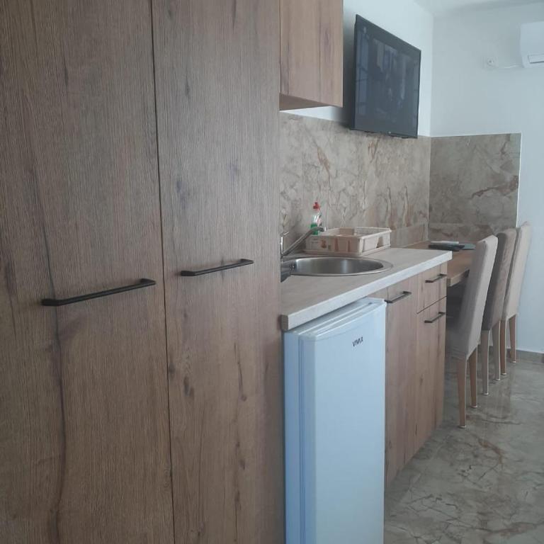 Đuričić Apartmani - Standardni Trokrevetni Studio - 9
