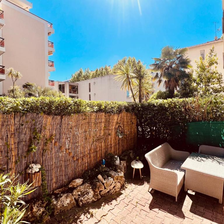 La Beau'M Juan Les Pins centre ville 200m de la mer terrasse et jardin - Monolocale con Terrazza - 2