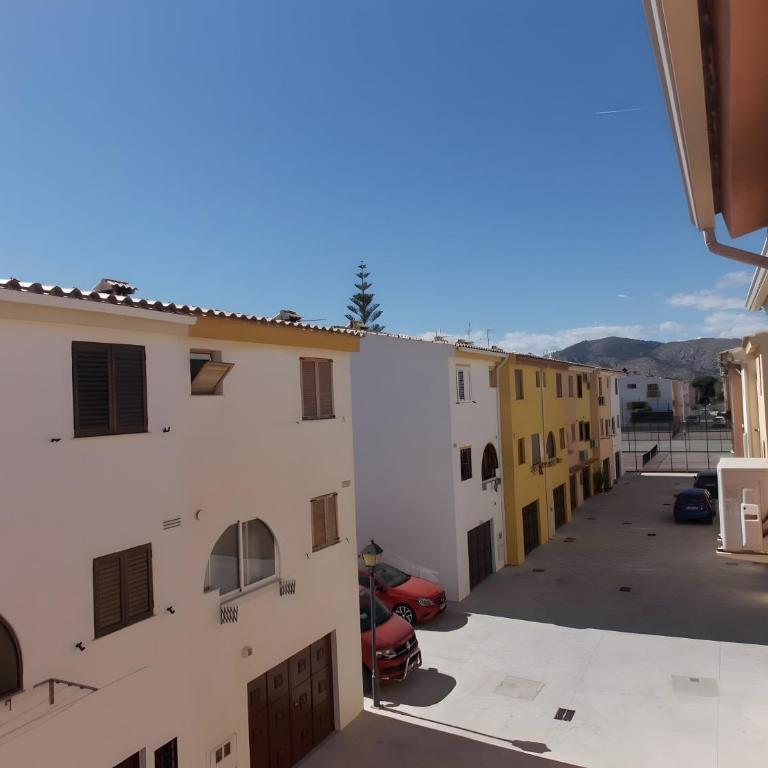 Adosado con piscina y parking - Two-Bedroom House - 32