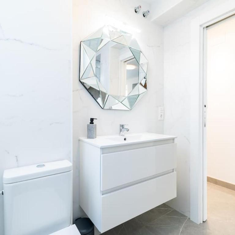 Elegante Apartamento en Granada Centro - Three-Bedroom Apartment - 18