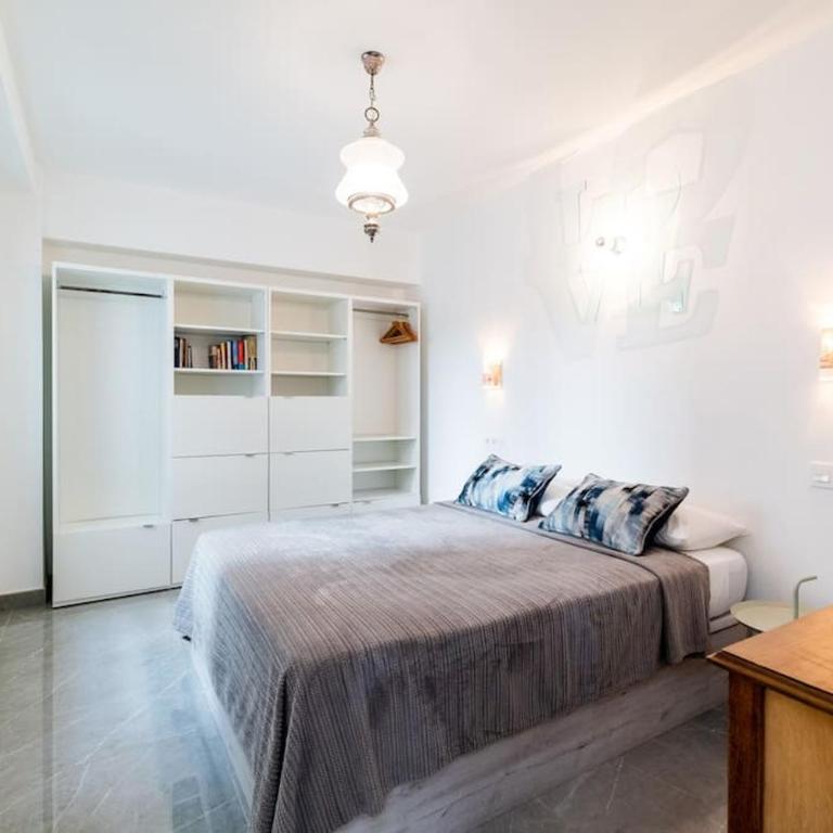 Elegante Apartamento en Granada Centro - Three-Bedroom Apartment - 11
