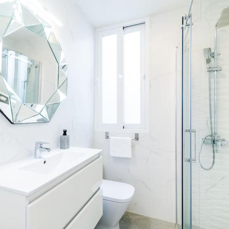 Elegante Apartamento en Granada Centro - Three-Bedroom Apartment - 19