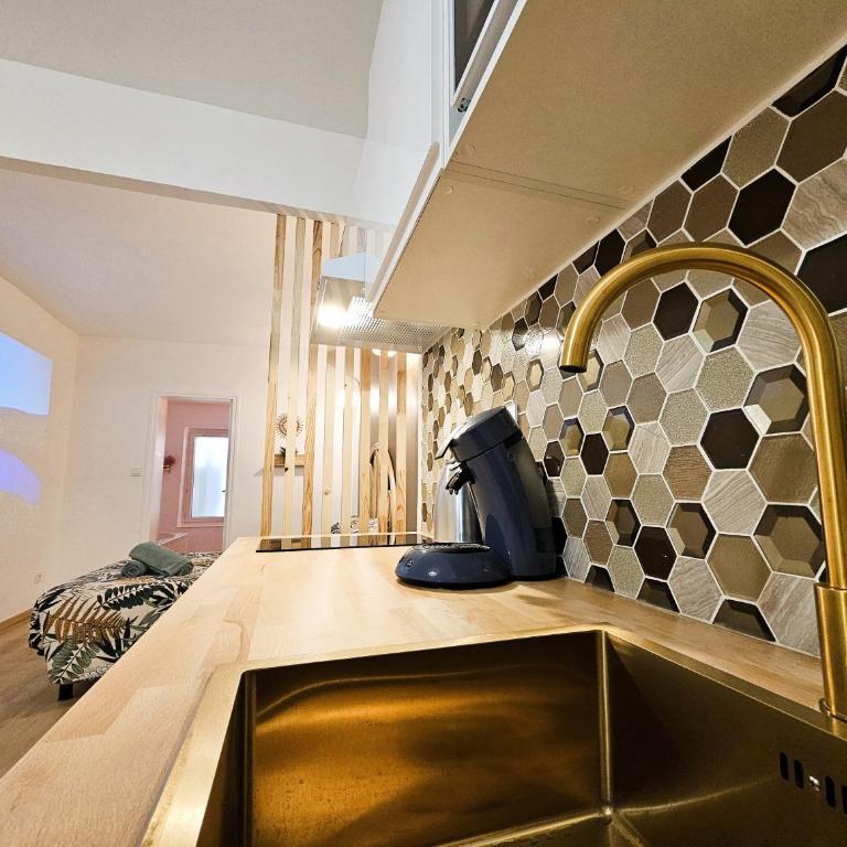 Tout confort ! Balnéo, Sauna, Cinéma, Climatisation, Parking, WiFi - Appartement 1 Chambre - 11