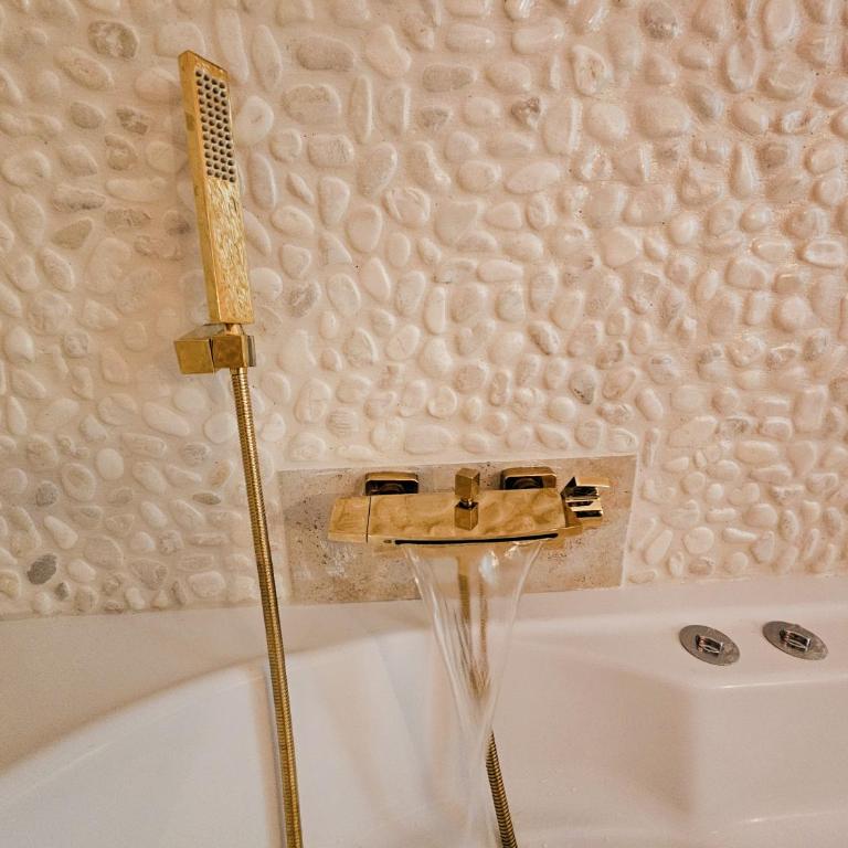 Tout confort ! Balnéo, Sauna, Cinéma, Climatisation, Parking, WiFi - Appartement 1 Chambre - 23