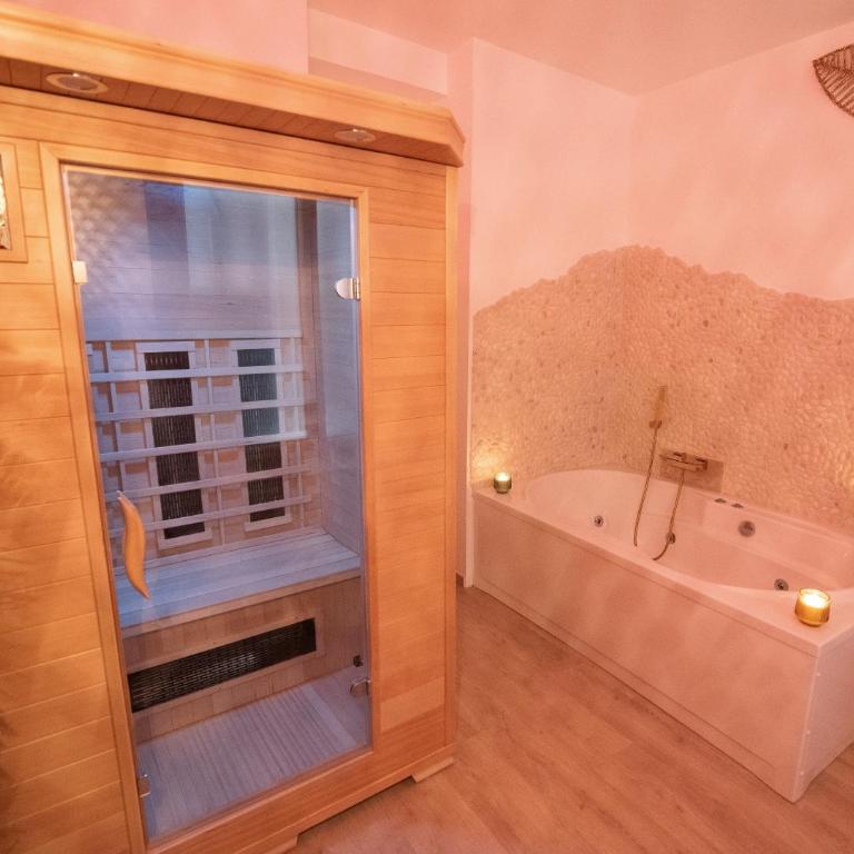 Tout confort ! Balnéo, Sauna, Cinéma, Climatisation, Parking, WiFi - Appartement 1 Chambre - 30