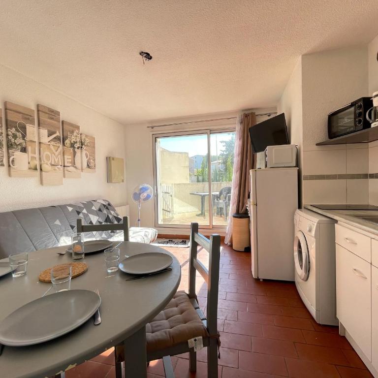 Appart cosy avec terrasse à 500m de la plage, parking, animaux admis, quartier dynamique - Sète - FR-1-338-494 - Apartment - 14