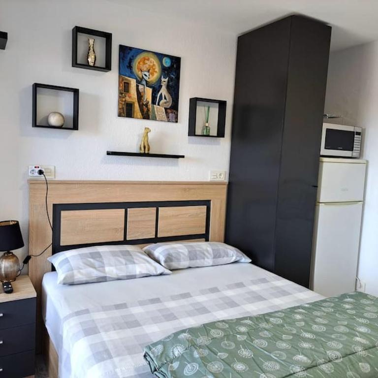 Studio in Benidorm with sea view - Apartamento de 1 dormitorio - 2
