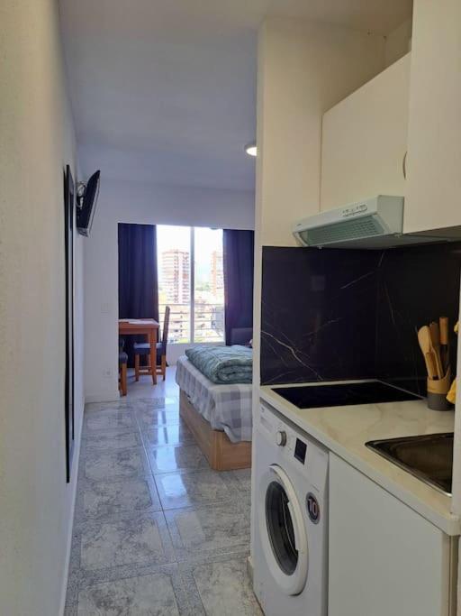 Studio in Benidorm with sea view - Apartamento de 1 dormitorio - 7