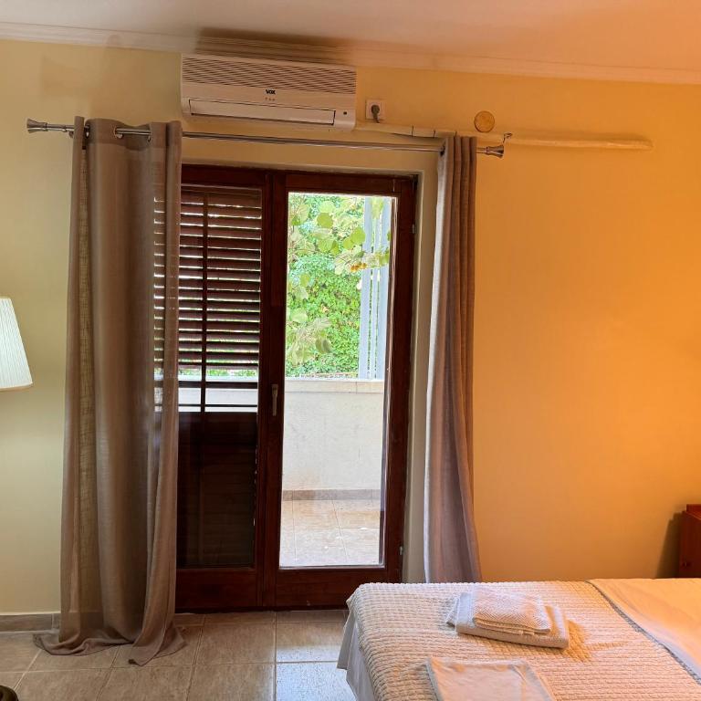 Villa M - One-Bedroom Apartment with Terrace - 10