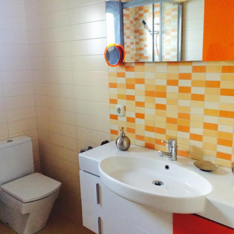 Precioso chalet con jardín en Chiclana - Three-Bedroom House - 18