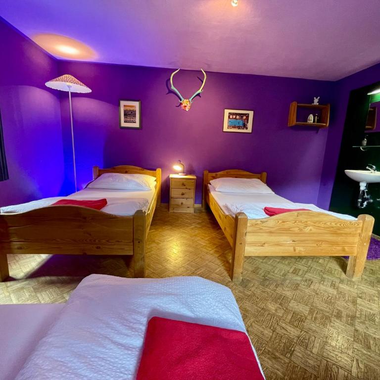 Ciao Amore St. Anton - Dreibettzimmer mit Gemeinschaftsbad - 1