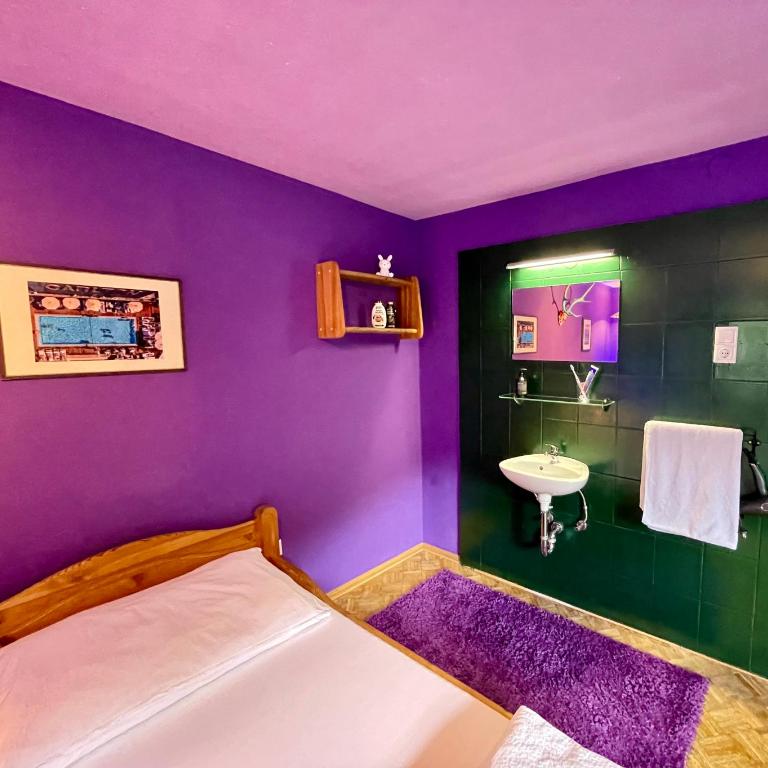 Ciao Amore St. Anton - Dreibettzimmer mit Gemeinschaftsbad - 2