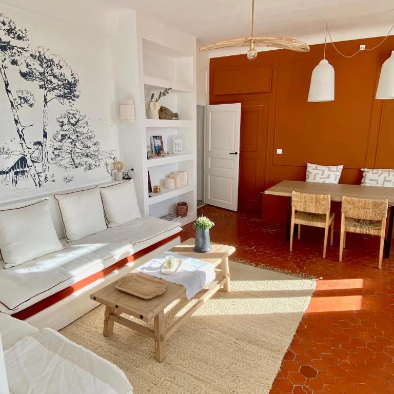 "Couleur Parfum" amazing Sea View Balcony FREE PARKING - Two-Bedroom Apartment - 11