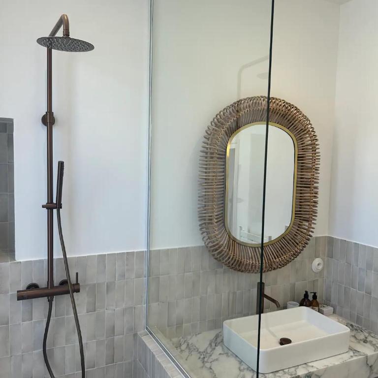 "Couleur Parfum" amazing Sea View Balcony FREE PARKING - Two-Bedroom Apartment - 30