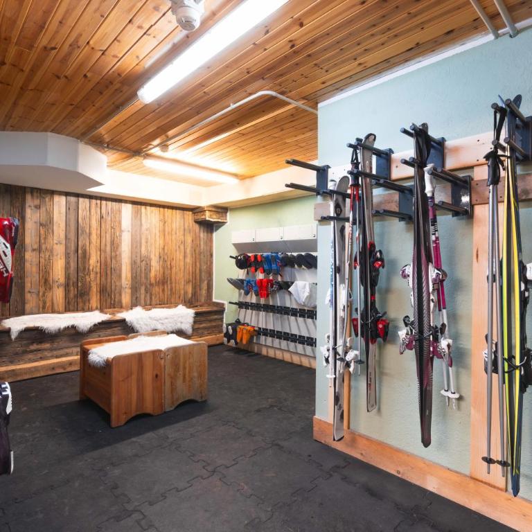 CHALET DES ALPES - Triple Room with Mountain View - 14