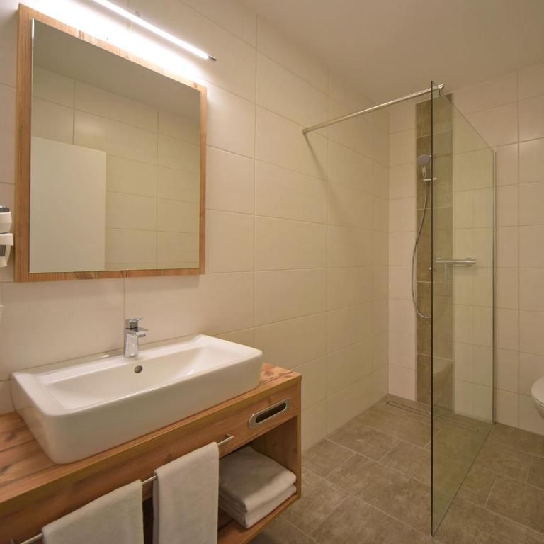 Hotel Berghof - Comfort Doppelzimmer mit Balkon - 6