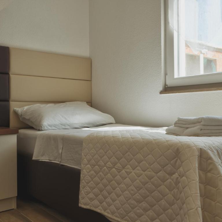 El Pasaja - Two-Bedroom Apartment with Garden View - 8