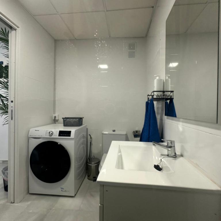 Apartamento Moderno Soho - Nuevo! En el centro y cerca de la playa!Parking gratuito! - Apartamento de 1 dormitorio - 29