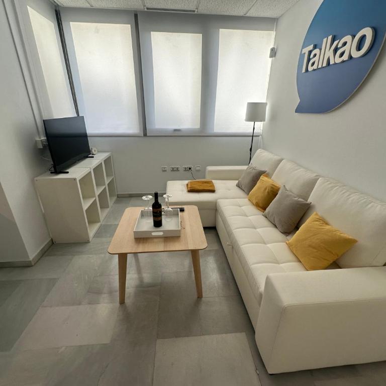Apartamento Moderno Soho - Nuevo! En el centro y cerca de la playa!Parking gratuito! - Apartamento de 1 dormitorio - 28